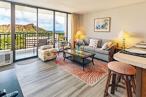 Diamond Head and Ocean views with 2 Double Beds and Parking