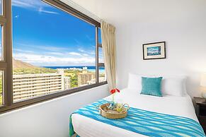 Diamond Head and Ocean views with 2 Double Beds and Parking