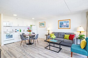 Diamond Head and Ocean views with 2 Double Beds and Parking