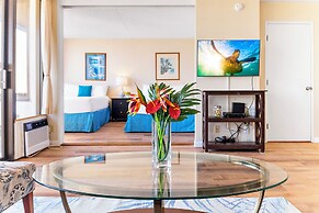 Diamond Head and Ocean views with 2 Double Beds and Parking