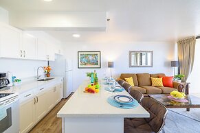 Diamond Head and Ocean views with 2 Double Beds and Parking