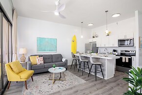 Diamond Head and Ocean views with 2 Double Beds and Parking