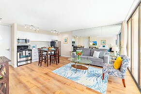 Diamond Head and Ocean views with 2 Double Beds and Parking