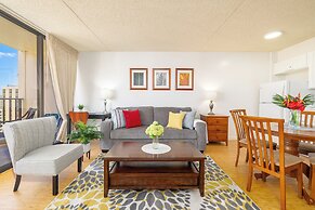 Diamond Head and Ocean views with 2 Double Beds and Parking