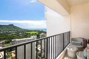 Diamond Head and Ocean views with 2 Double Beds and Parking