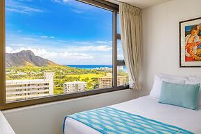 Diamond Head and Ocean views with 2 Double Beds and Parking