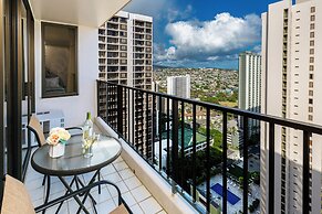 Diamond Head and Ocean views with 2 Double Beds and Parking