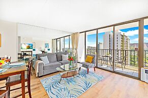 Diamond Head and Ocean views with 2 Double Beds and Parking