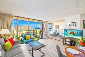 Diamond Head and Ocean views with 2 Double Beds and Parking