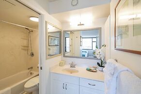 Diamond Head and Ocean views with 2 Double Beds and Parking