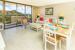 Diamond Head and Ocean views with 2 Double Beds and Parking