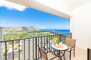 Diamond Head and Ocean views with 2 Double Beds and Parking