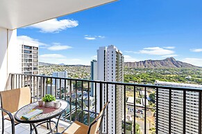 Diamond Head and Ocean views with 2 Double Beds and Parking