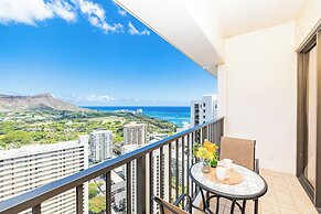 Diamond Head and Ocean views with 2 Double Beds and Parking