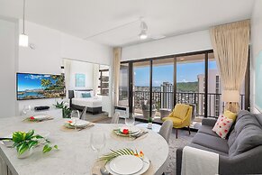 Diamond Head and Ocean views with 2 Double Beds and Parking