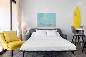 Diamond Head and Ocean views with 2 Double Beds and Parking