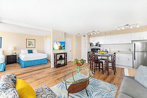 Diamond Head and Ocean views with 2 Double Beds and Parking