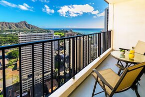 Diamond Head and Ocean views with 2 Double Beds and Parking