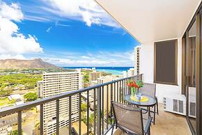 Diamond Head and Ocean views with 2 Double Beds and Parking