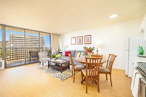 Diamond Head and Ocean views with 2 Double Beds and Parking