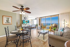 High Floor Ocean View Condo (King Bed and Parking)