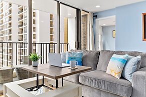 High Floor Ocean View Condo (King Bed and Parking)