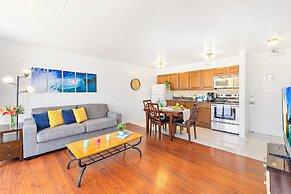 High Floor Ocean View Condo (King Bed and Parking)