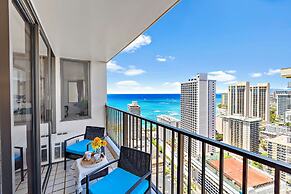 High Floor Ocean View Condo (King Bed and Parking)