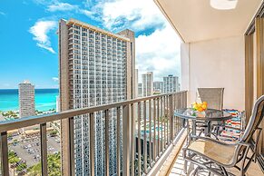 High Floor Ocean View Condo (King Bed and Parking)
