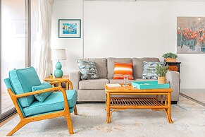 High Floor Ocean View Condo (King Bed and Parking)