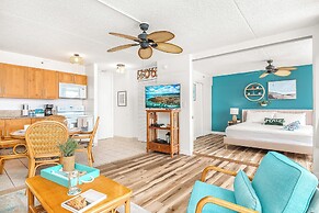 High Floor Ocean View Condo (King Bed and Parking)