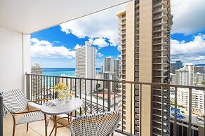 High Floor Ocean View Condo (King Bed and Parking)