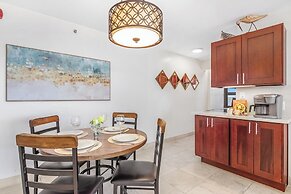 High Floor Ocean View Condo (King Bed and Parking)