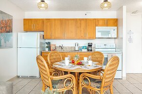 High Floor Ocean View Condo (King Bed and Parking)