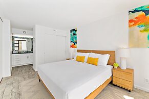 High Floor Ocean View Condo (King Bed and Parking)