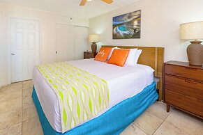 High Floor Ocean View Condo (King Bed and Parking)