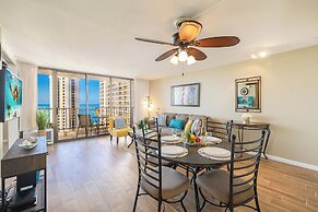 High Floor Ocean View Condo (King Bed and Parking)