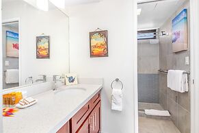 High Floor Ocean View Condo (King Bed and Parking)