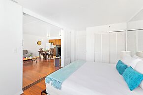 High Floor Ocean View Condo (King Bed and Parking)