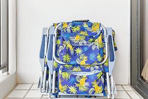 High Floor Ocean View Condo (King Bed and Parking)