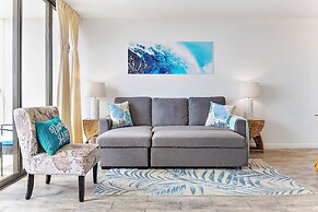 High Floor Ocean View Condo (King Bed and Parking)