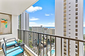 High Floor Ocean View Condo (King Bed and Parking)