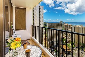 High Floor Ocean View Condo (King Bed and Parking)