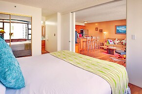 High Floor Ocean View Condo (King Bed and Parking)