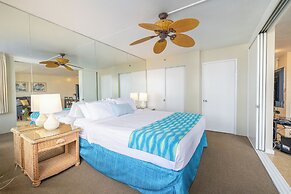 High Floor Ocean View Condo (King Bed and Parking)