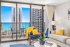 High Floor Ocean View Condo (King Bed and Parking)