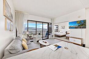 High Floor Mountain View with 2 Double Beds and Parking