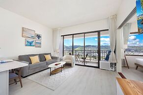 High Floor Mountain View with 2 Double Beds and Parking