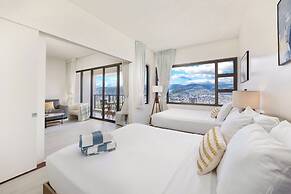 High Floor Mountain View with 2 Double Beds and Parking