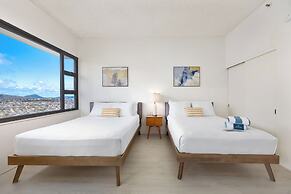 High Floor Mountain View with 2 Double Beds and Parking